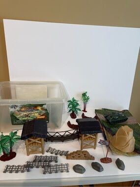 122 piece True Heros Jungle Warfare playset - Toy R Us